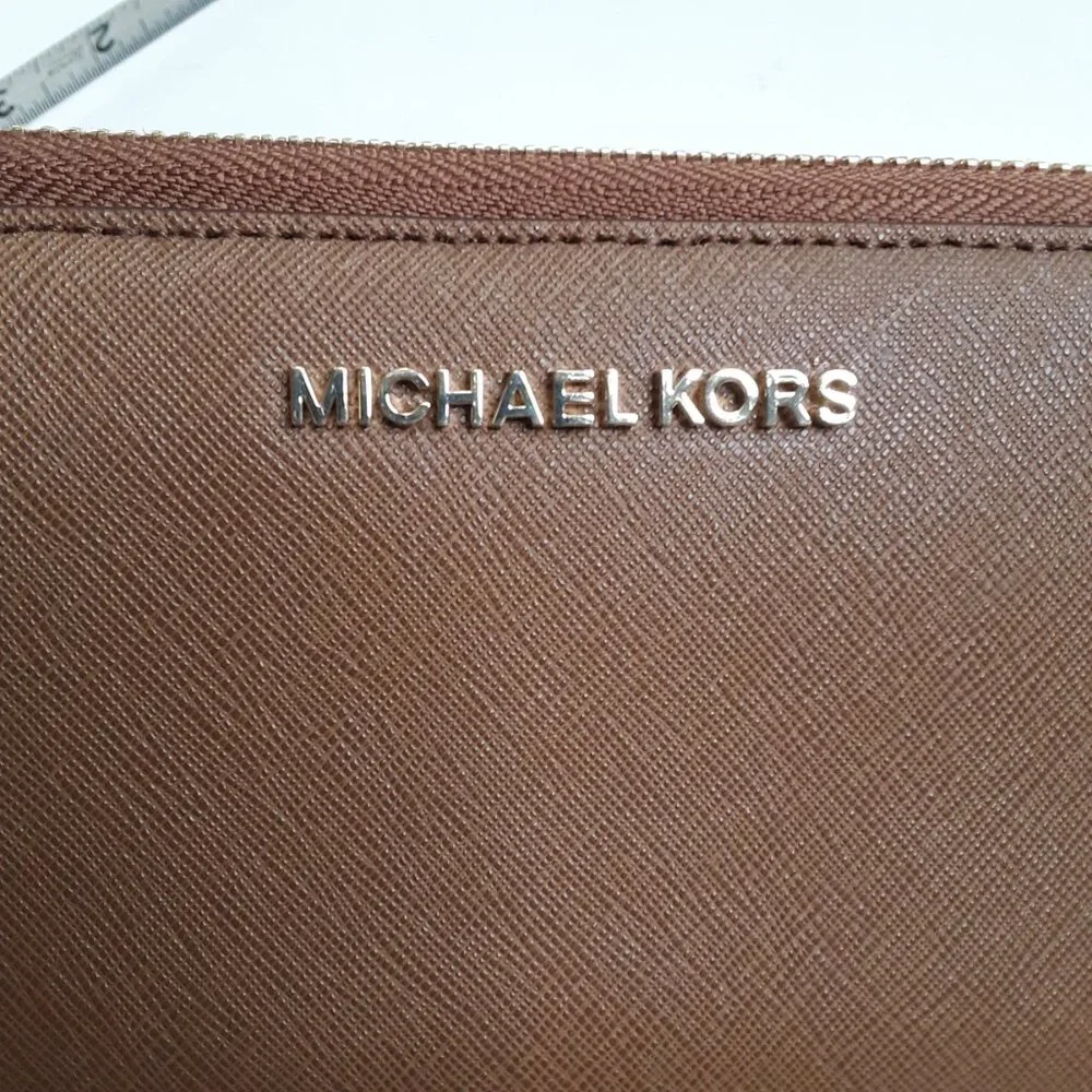 Michael Kors Women's Jet Set Travel Brown Leather Wallet
